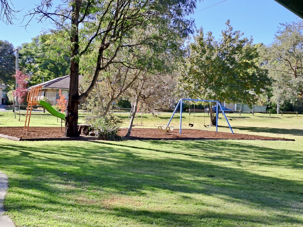 whitton park playground