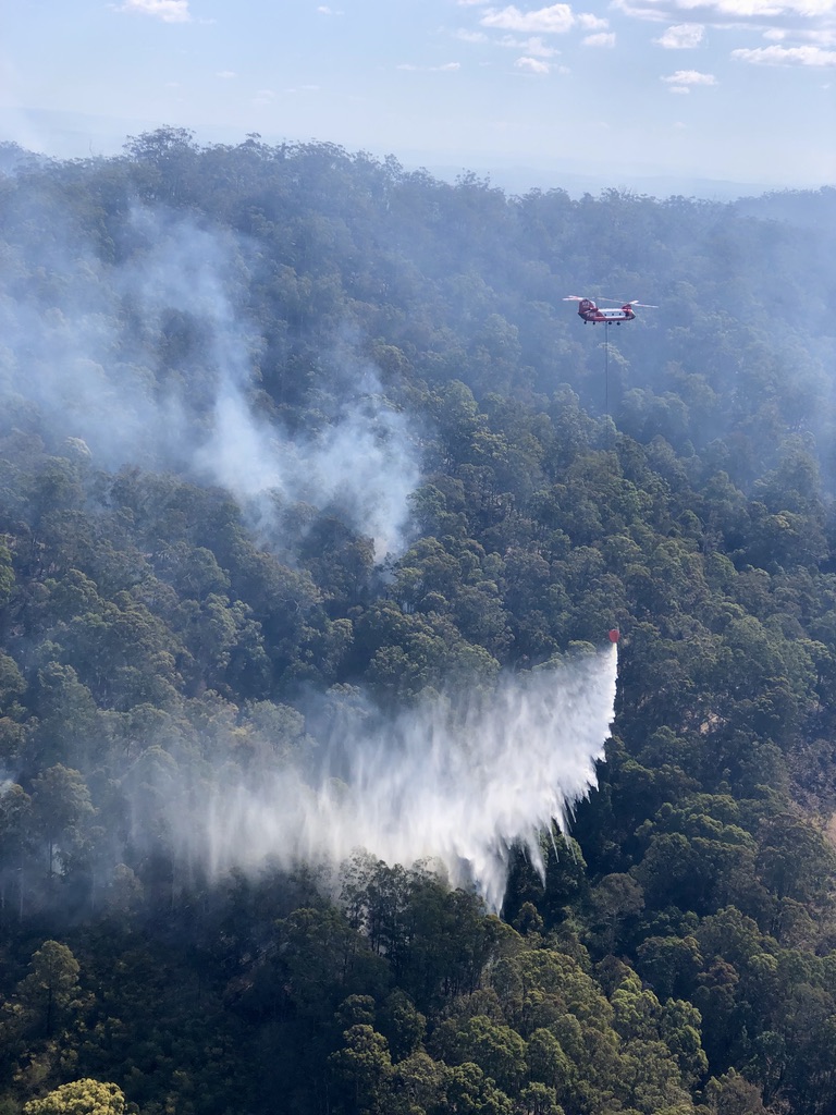 NSW RFS CH-47 Chinook waterbomber