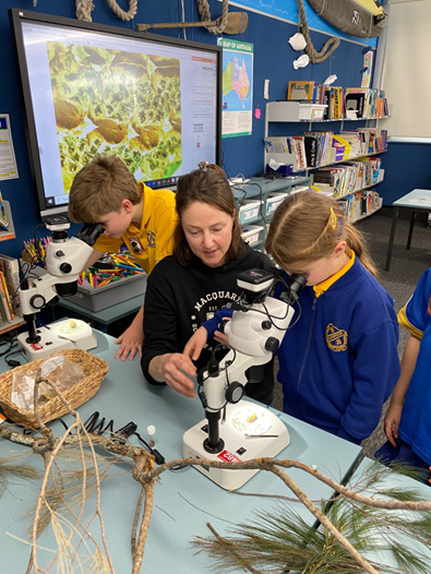 Parent and scientist Dr Caragh Threlfall provided microscopes for students